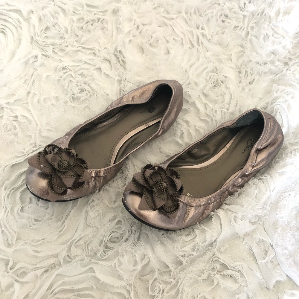 Halogen Pewter Silver Flats